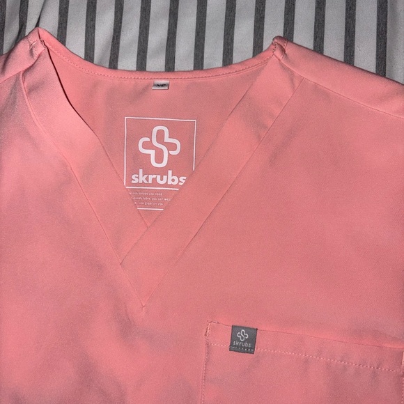 Women's Pink Scrub Set - Picture 2 of 3